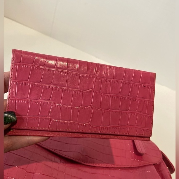 Maxx New York~Dark Pink Croco Embossed Leather Shoulder Bag~Top Zipper Closure - Picture 12 of 14